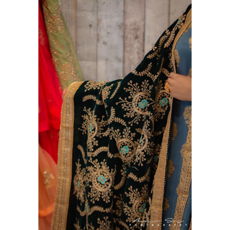 Aakriti Velvet Shawl (bottle green)