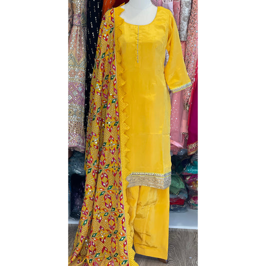Salwar suit